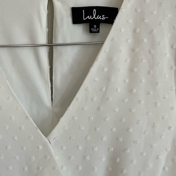 White Swiss Dot Lace Bell Sleeve Romper NWOT Small - Picture 4 of 4